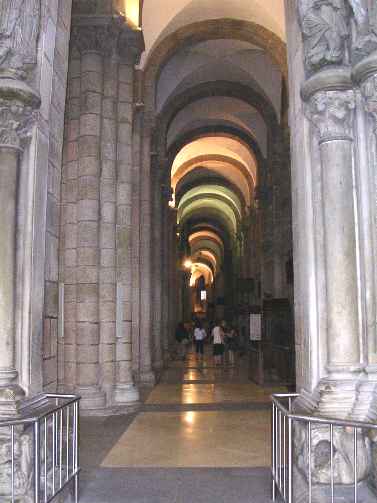 Cathedrale int 3.jpg